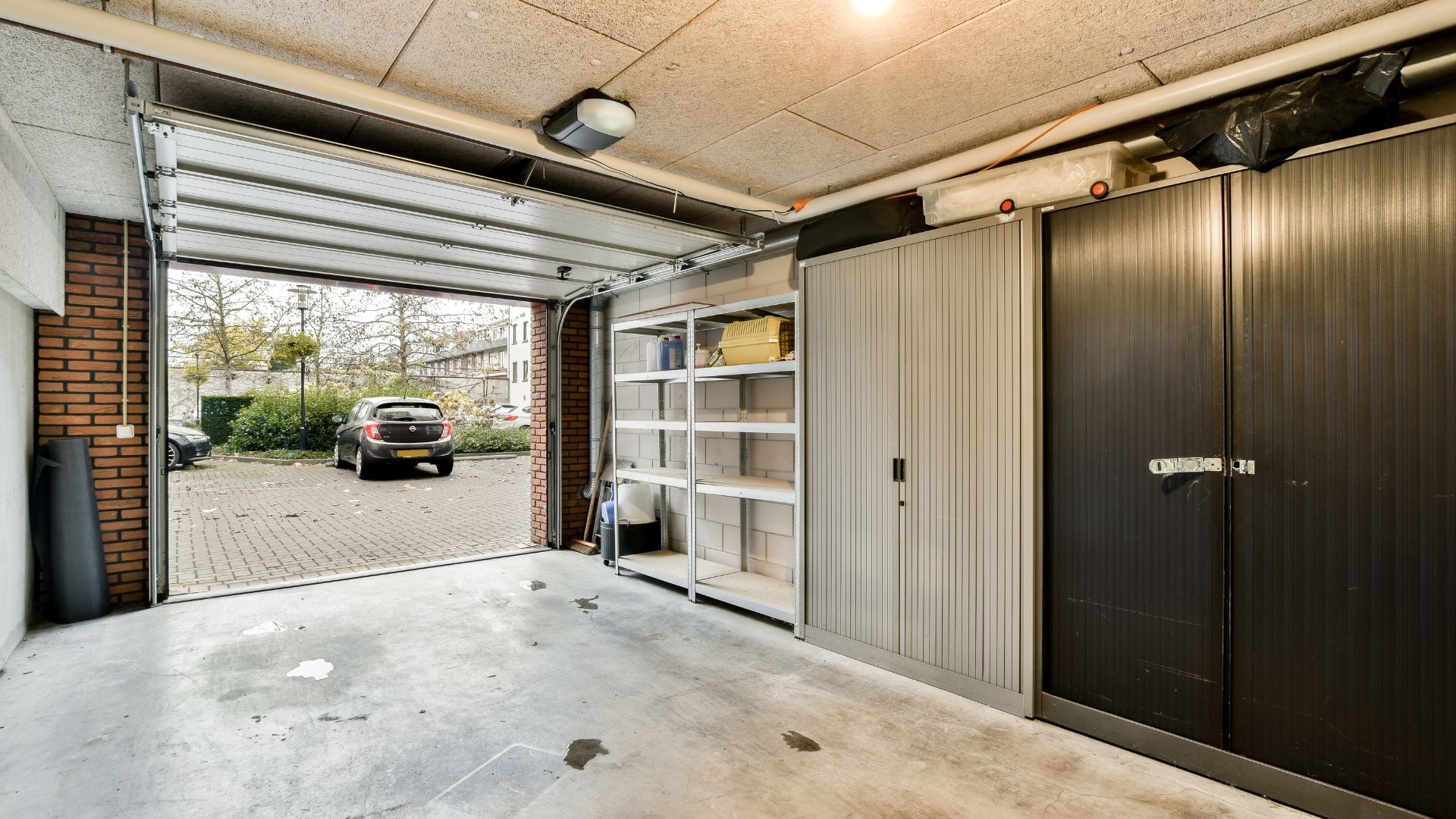 The Complete Guide to Garage Door Materials: Comparing Steel, Wood, Aluminum, and Composite Options - image 2