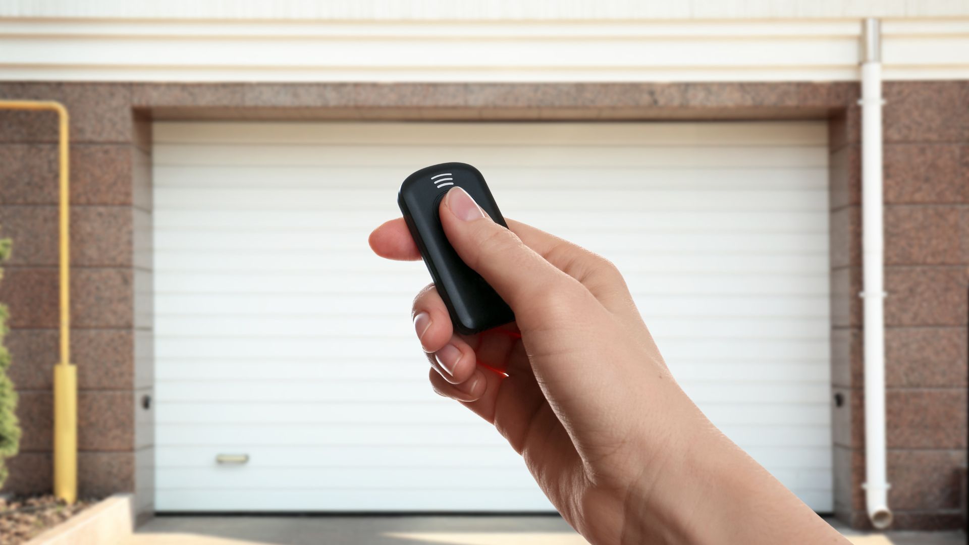 How to Choose the Right Smart Garage Door Opener for Your Home in 2026 - image 2