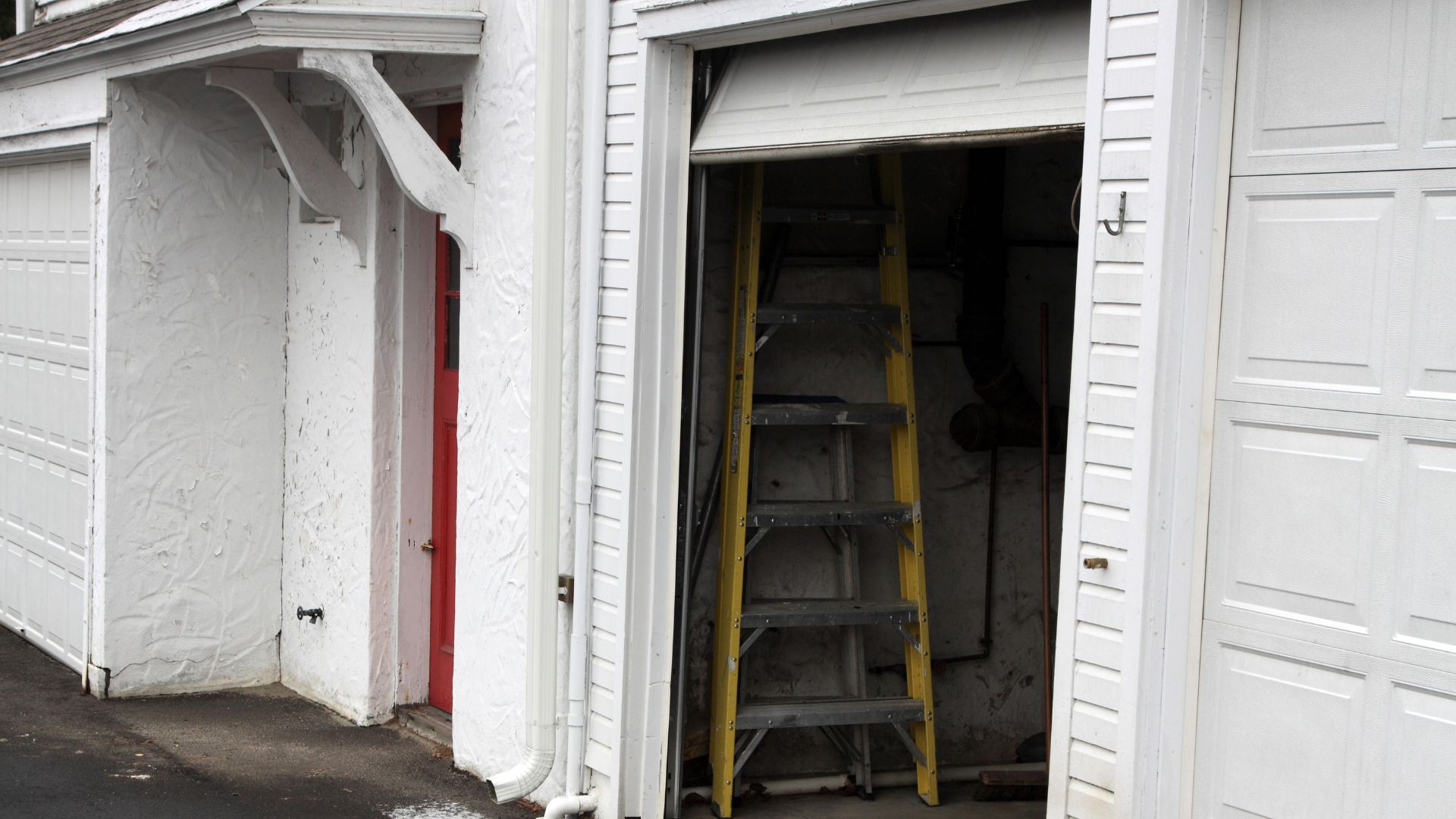 DIY vs Professional Garage Door Spring Replacement: Which Is Safer and More Cost-Effective? - image 2