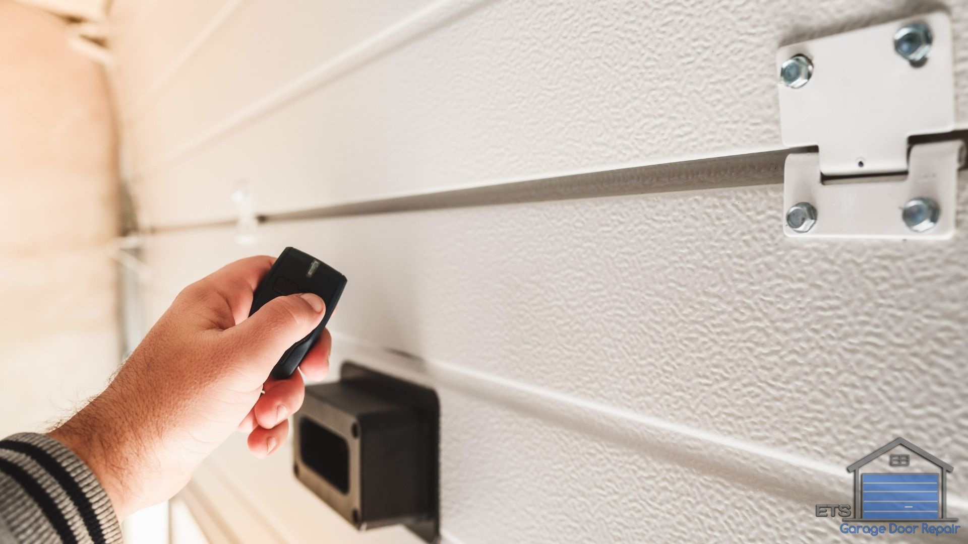 What Is the Average Price to Replace a Garage Door Opener? - How much does it cost to replace a garage door opener?