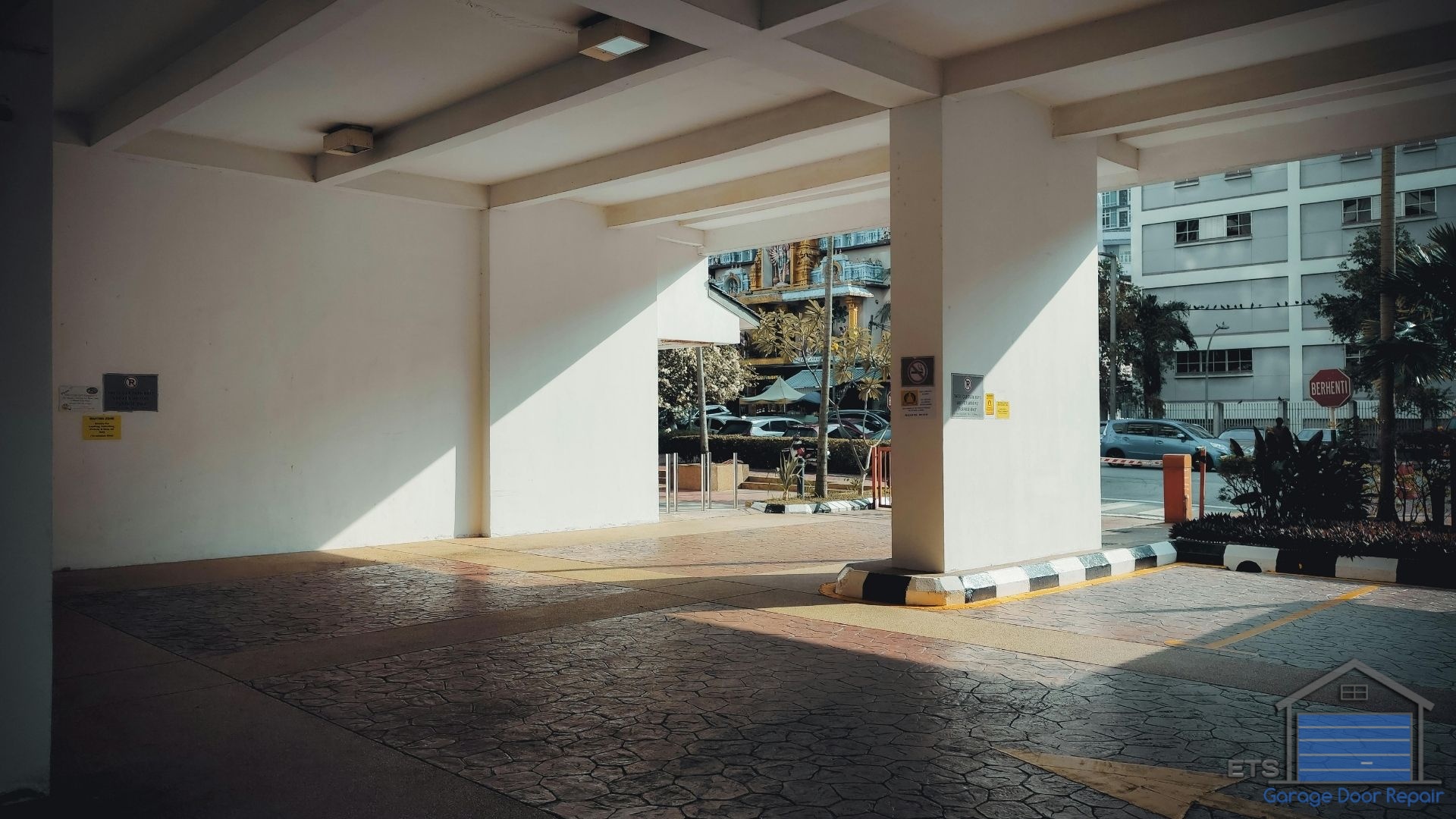 How Many Lumens Do You Need for a Dark Garage? - Lighting Ideas for a Dark Garage