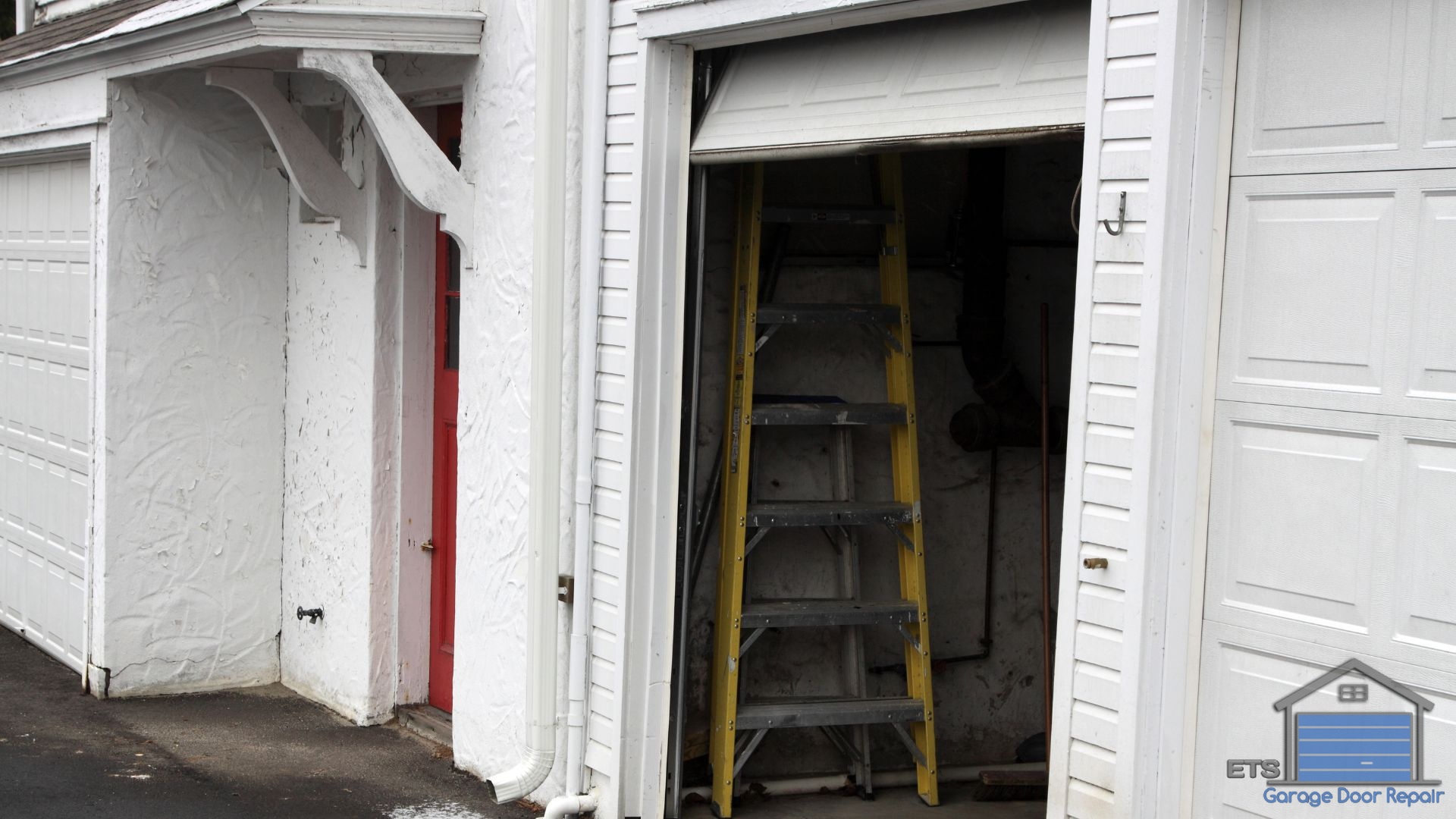 How Often Should Commercial Doors Be Professionally Serviced? - Commercial Garage Door Services for Hillsboro Businesses