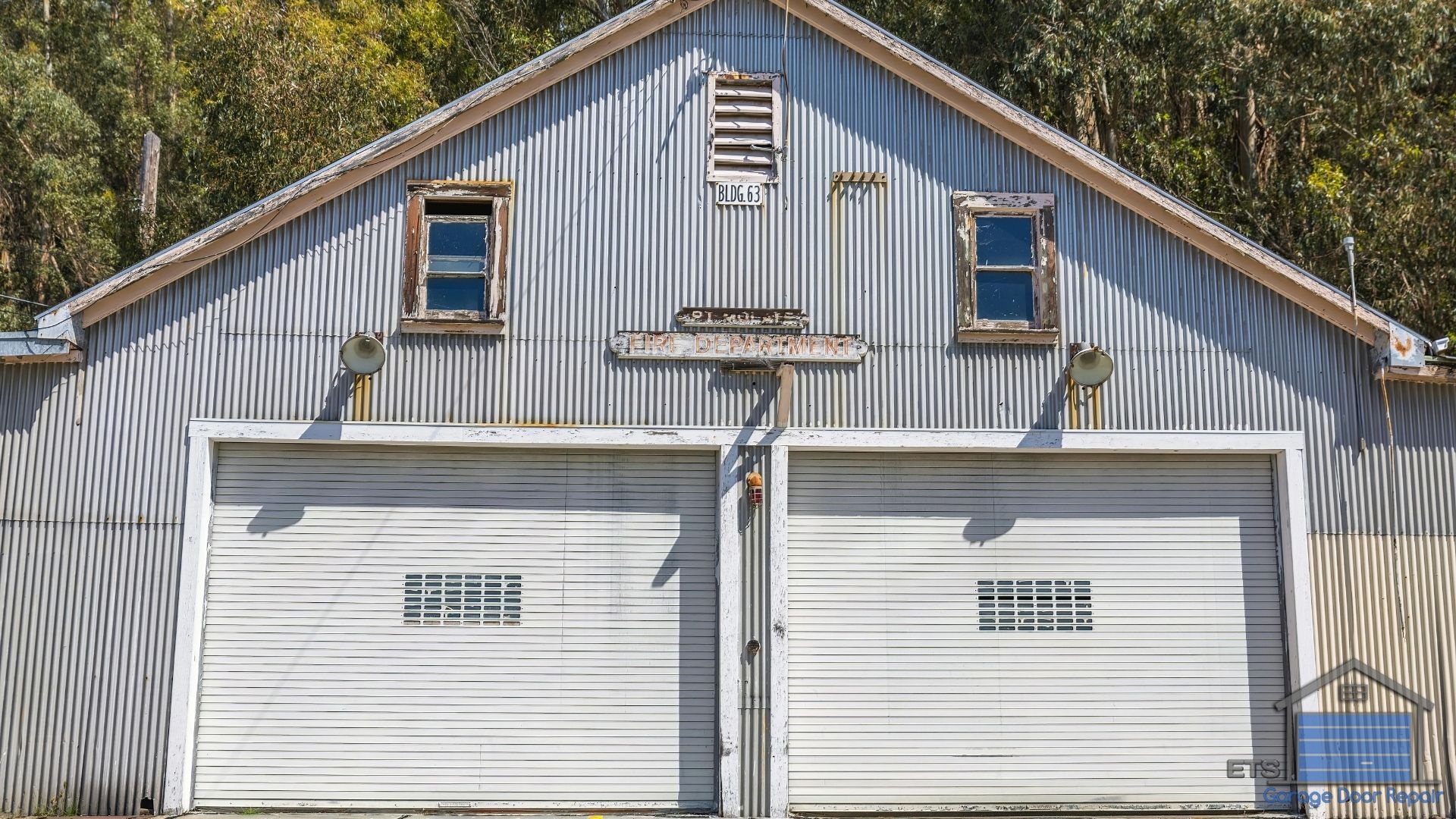 Should You Contact Your Insurance Company? - Emergency Repair: What to Do if a Car Hits Your Garage Door