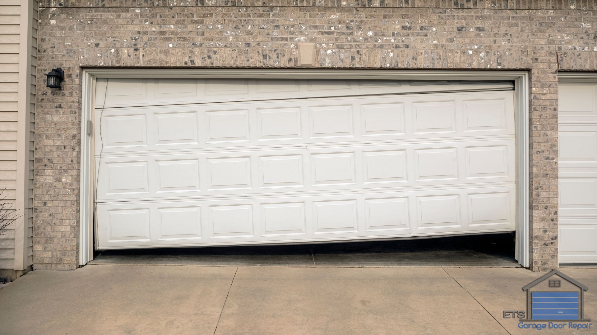 Why Your Garage Door is Making a Loud Banging Sound